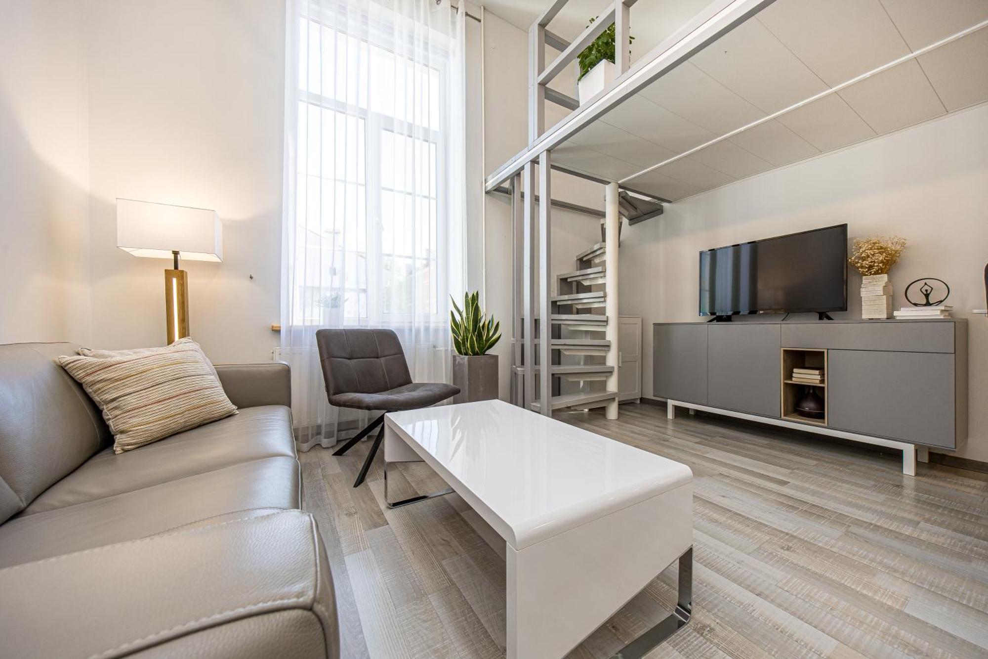Loft Apartment In Klaipeda Oldtown Bagian luar foto