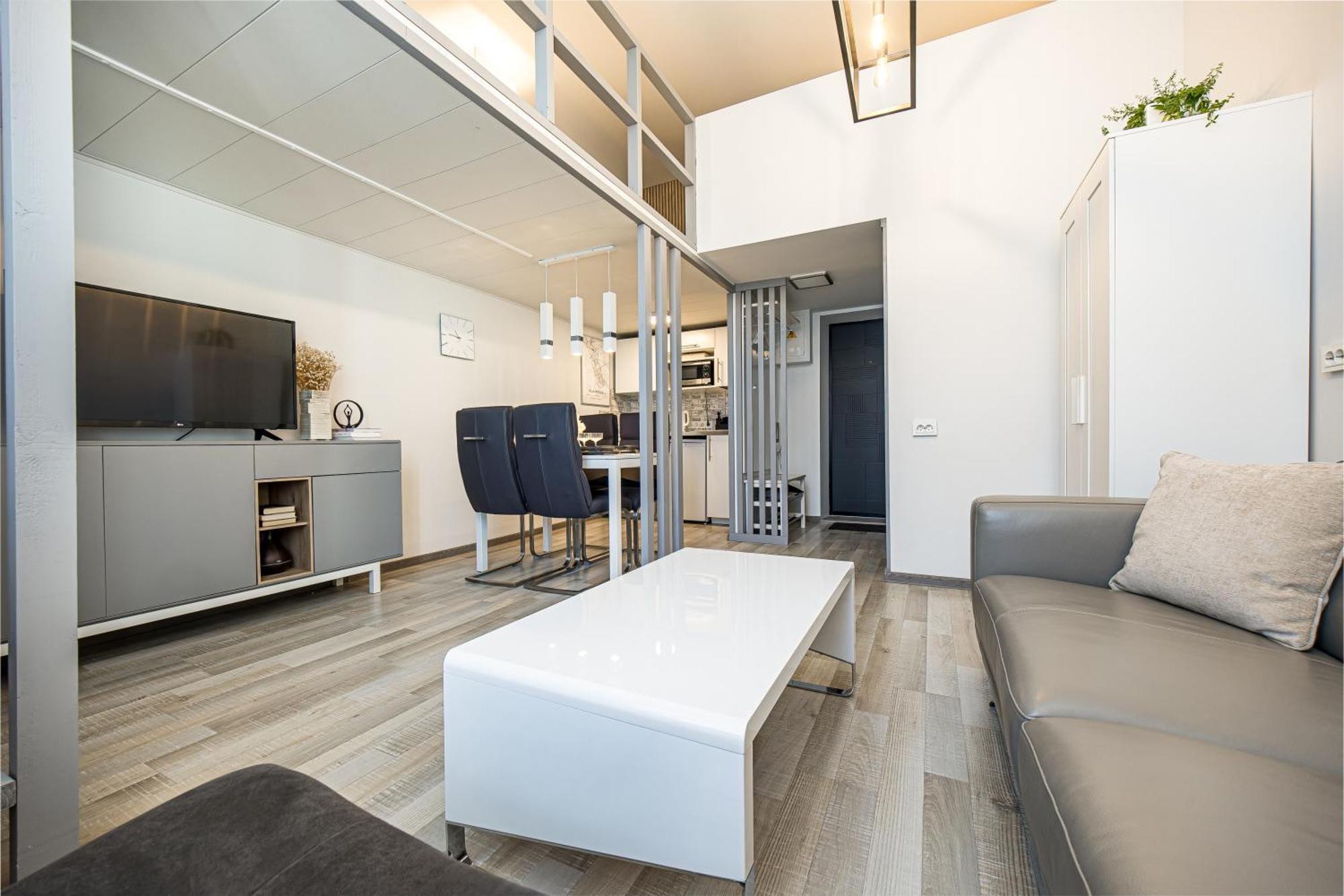 Loft Apartment In Klaipeda Oldtown Bagian luar foto