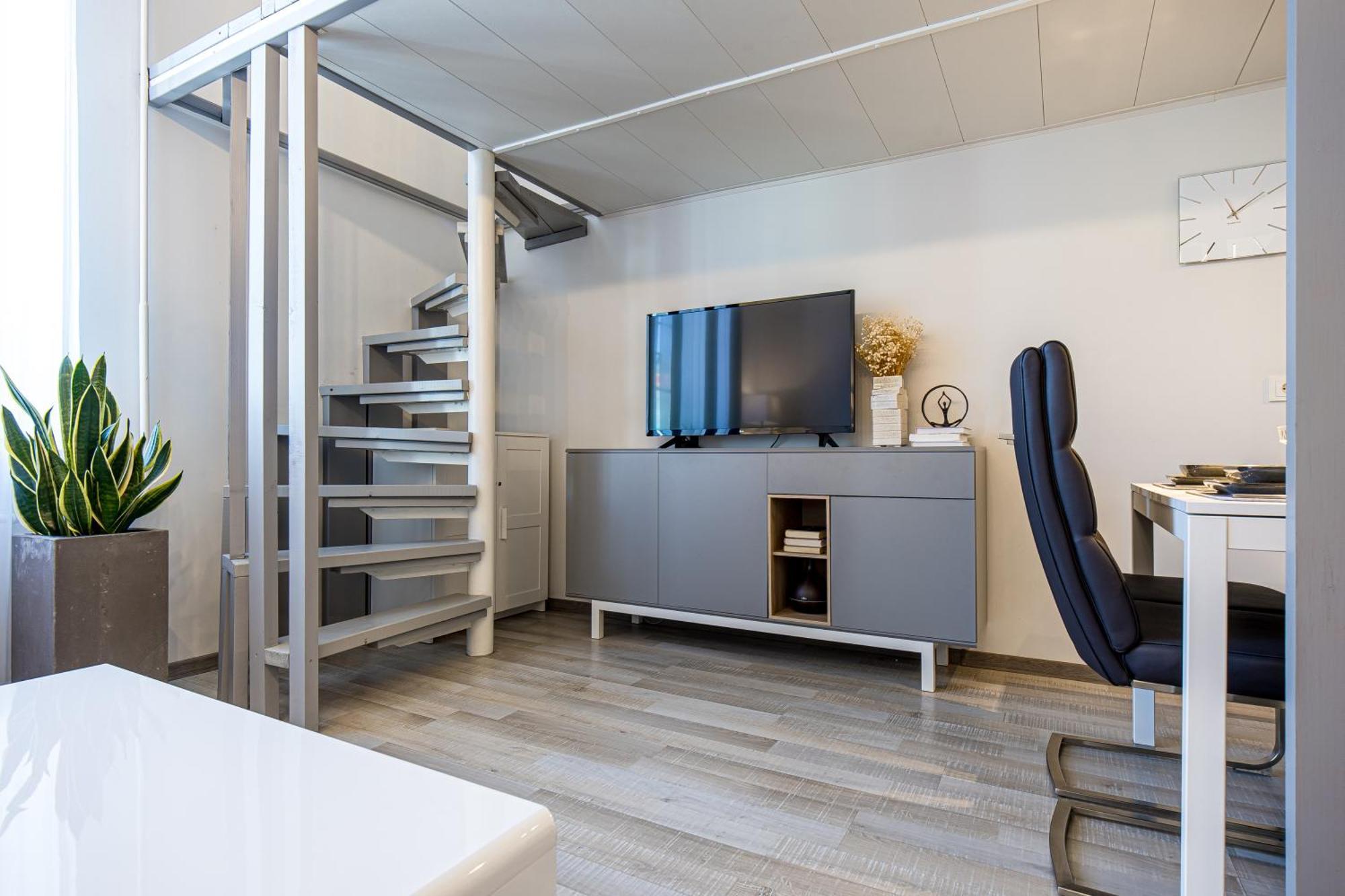 Loft Apartment In Klaipeda Oldtown Bagian luar foto